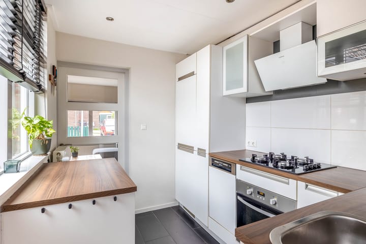 Foto 13 van Schoolstraat 66