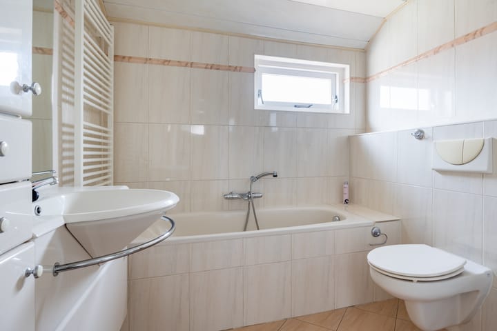 Foto 22 van Jan van Bruhezestraat 10