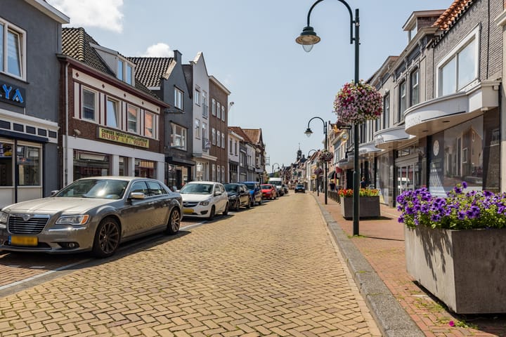 Foto 35 van Jan van Bruhezestraat 10