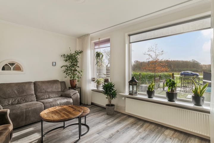 Foto 11 van Oud Emmeloorderweg 21-B