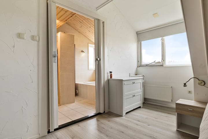 Foto 25 van Oud Emmeloorderweg 21-B