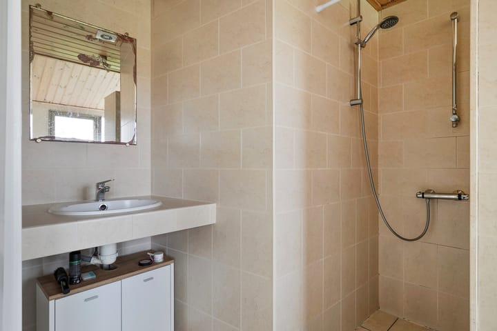 Foto 26 van Oud Emmeloorderweg 21-B