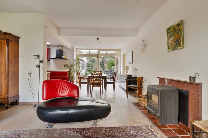 Foto 9 van van Essenstraat 48