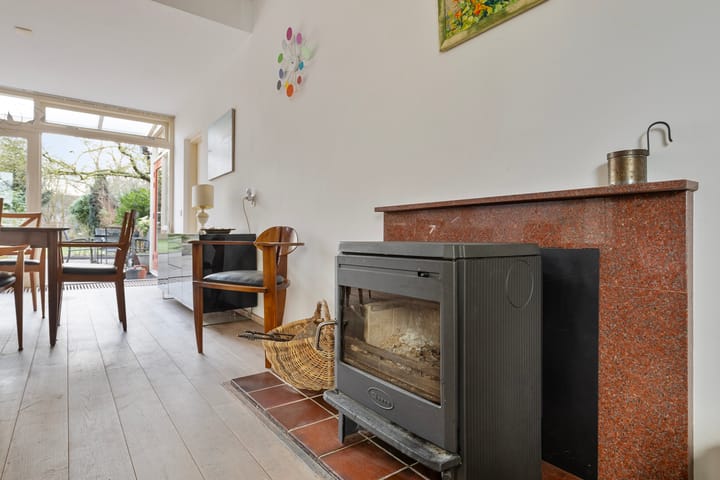 Foto 10 van van Essenstraat 48