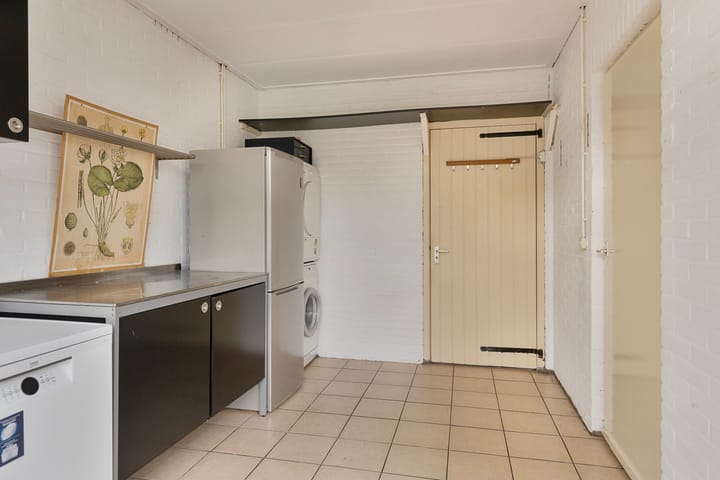 Foto 17 van van Essenstraat 48