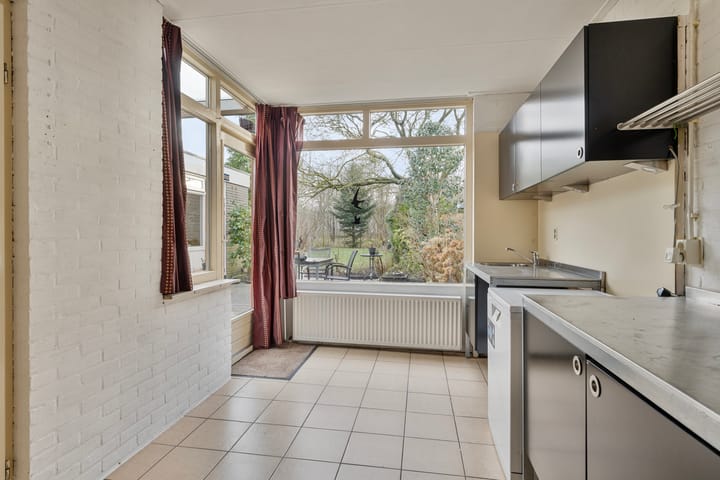 Foto 18 van van Essenstraat 48