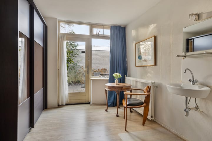 Foto 20 van van Essenstraat 48