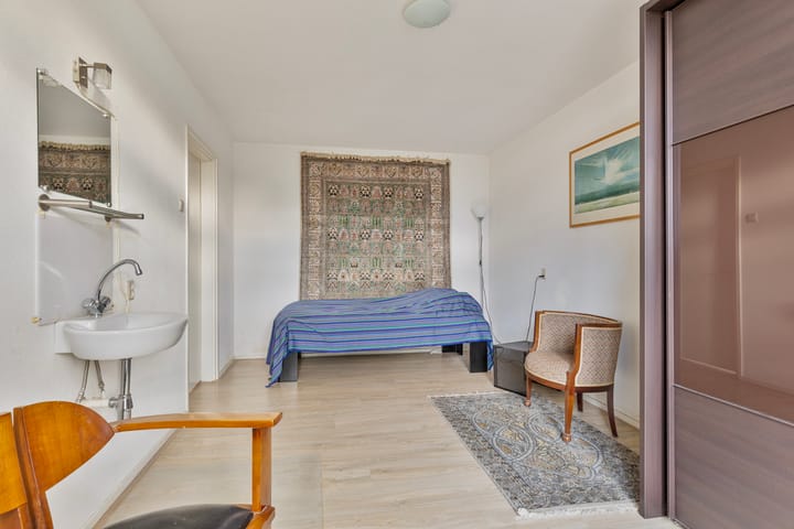 Foto 21 van van Essenstraat 48