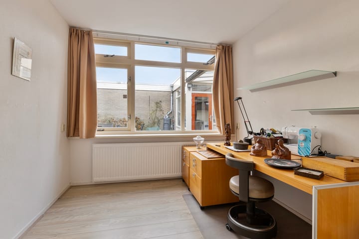 Foto 25 van van Essenstraat 48