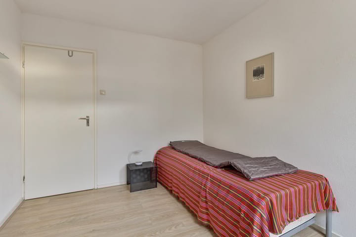 Foto 27 van van Essenstraat 48