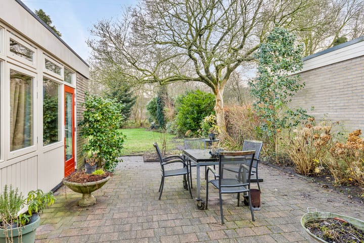 Foto 28 van van Essenstraat 48