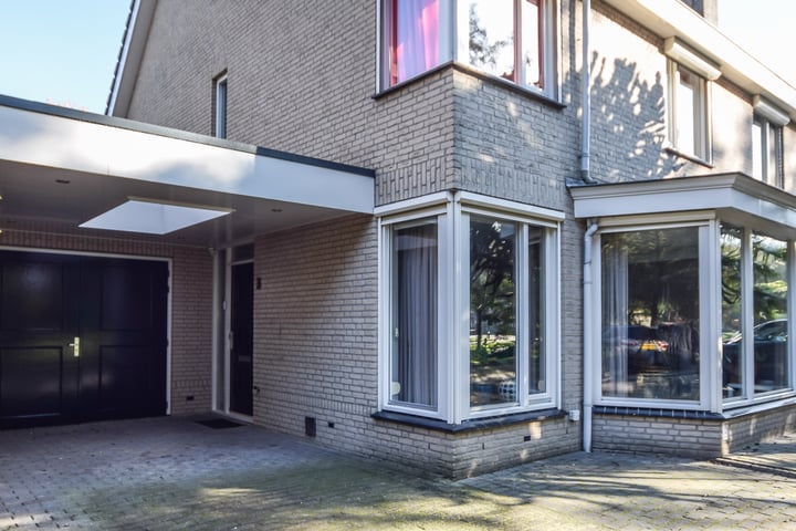 Bekijk foto 38 van Goudpiasterstraat 3