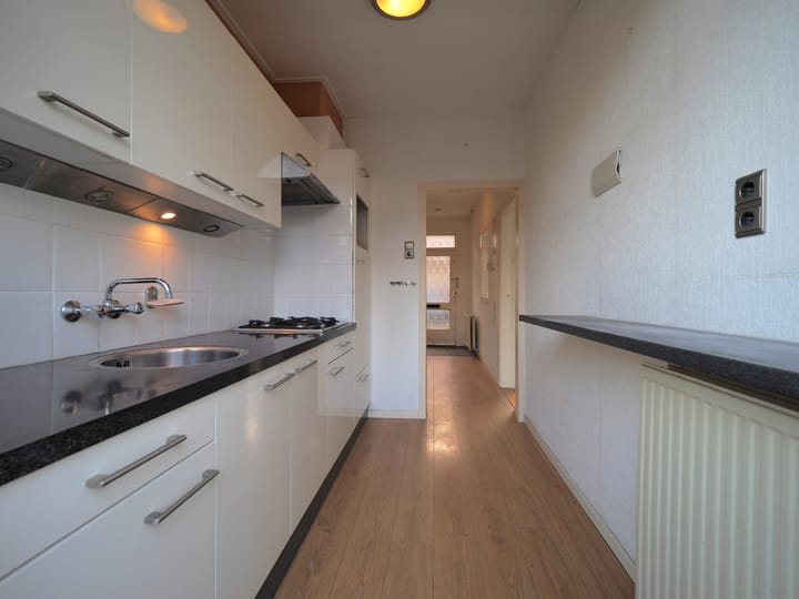 Photo 11 of Wilhelminastraat 16