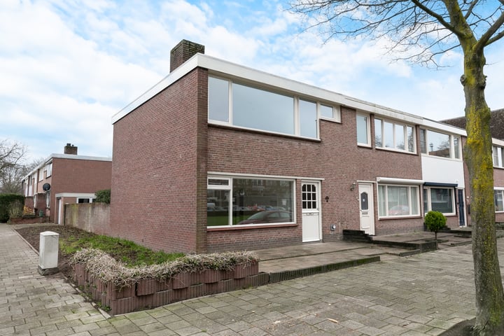 Bekijk foto 1 van Maanstraat 16