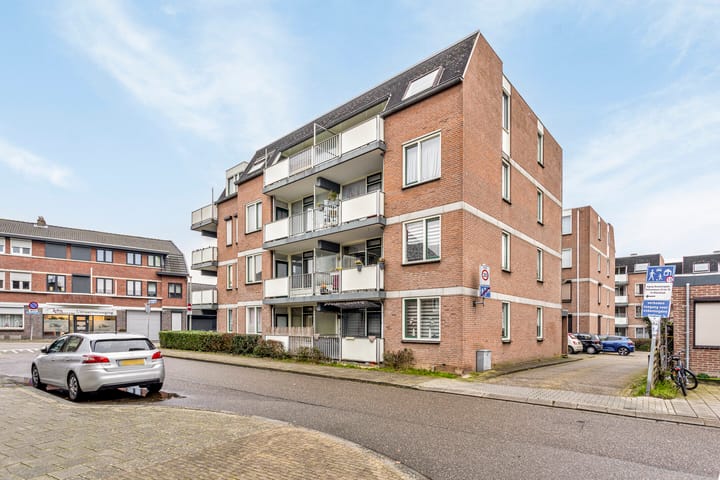 Foto 2 van Romeinenplein 63