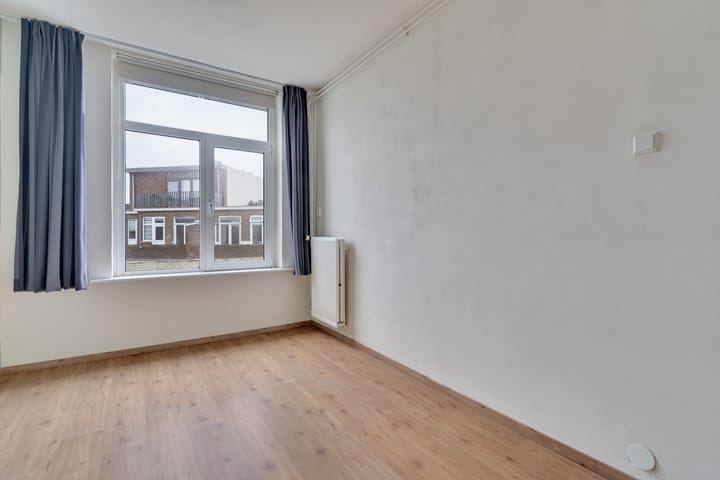 Foto 38 van Van Heutszstraat 7-B