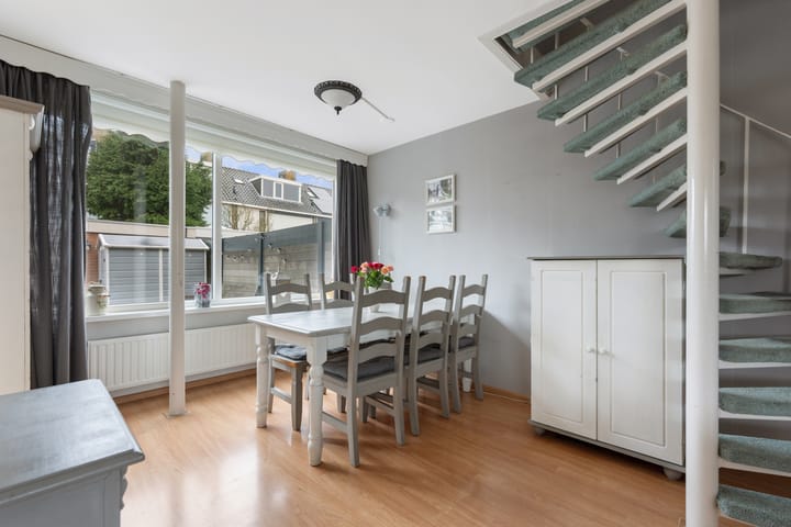 Foto 8 van Brederostraat 17