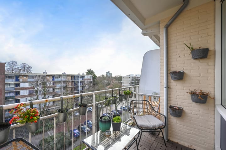 Foto 12 van Burgemeester Caan van Necklaan 346