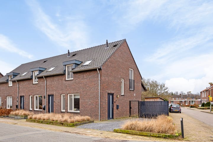 Foto 2 van Molenweg 10