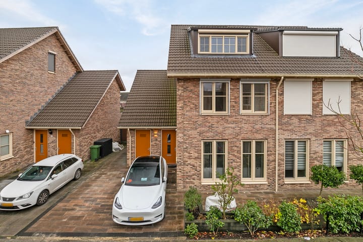 Foto 7 van Jean-Paul Sartrestraat 6