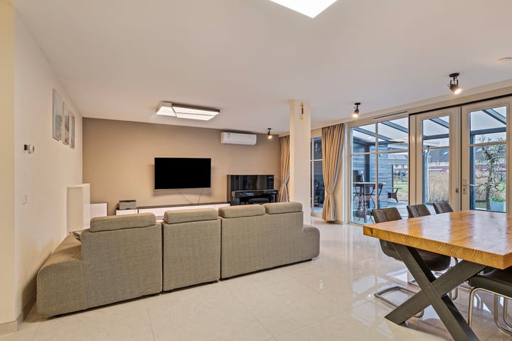 Foto 12 van Jean-Paul Sartrestraat 6