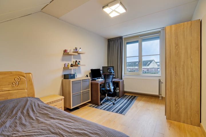 Foto 29 van Jean-Paul Sartrestraat 6