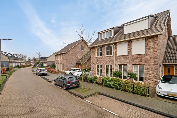 Foto 44 van Jean-Paul Sartrestraat 6