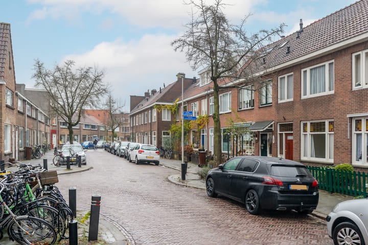 Foto 2 van Herman Modedstraat 17