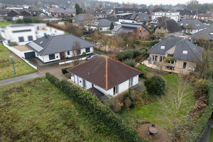 Foto 2 van Bernhard-Wemmer-Strasse 5