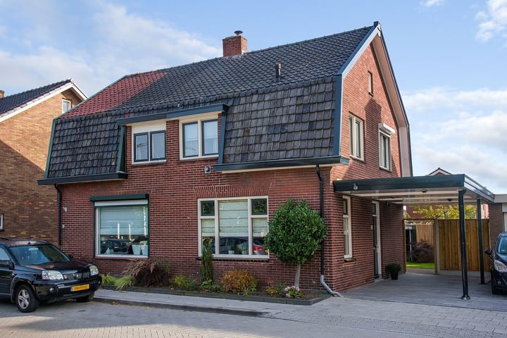 View photo 1 of Oude Benteloseweg 21