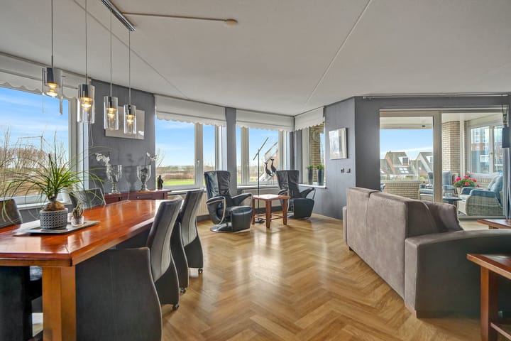 Foto 7 van Mercurius 49