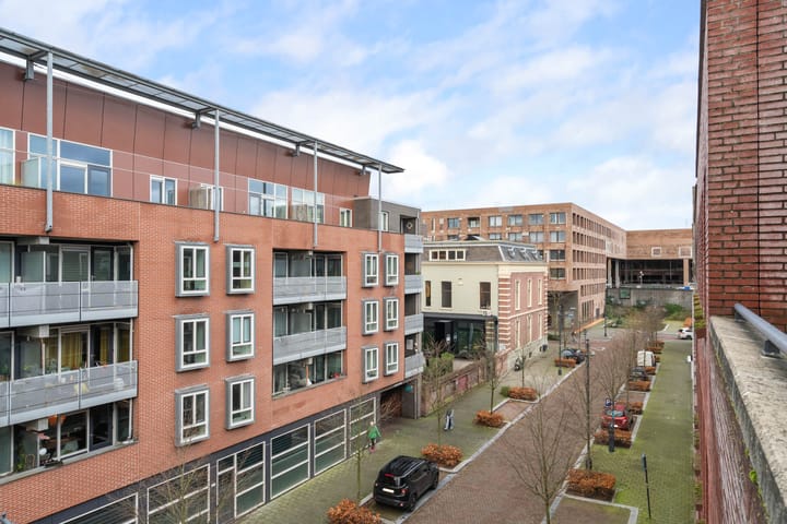 Foto 23 van Meerten Verhoffstraat 10-D18