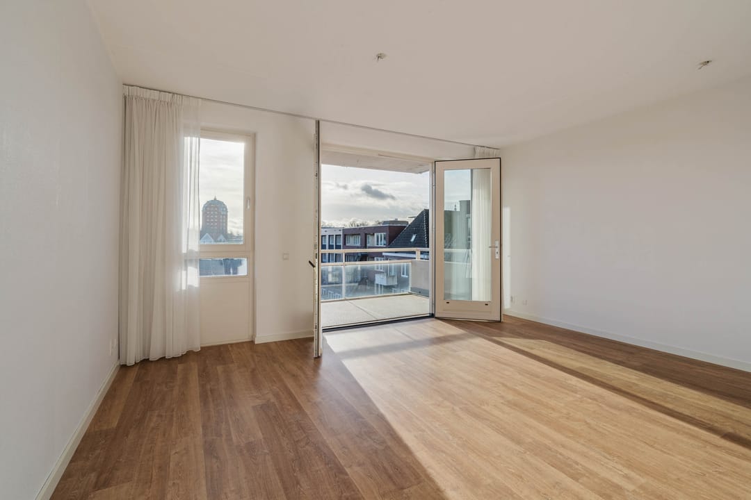 Photo 8 of Stationsweg 57