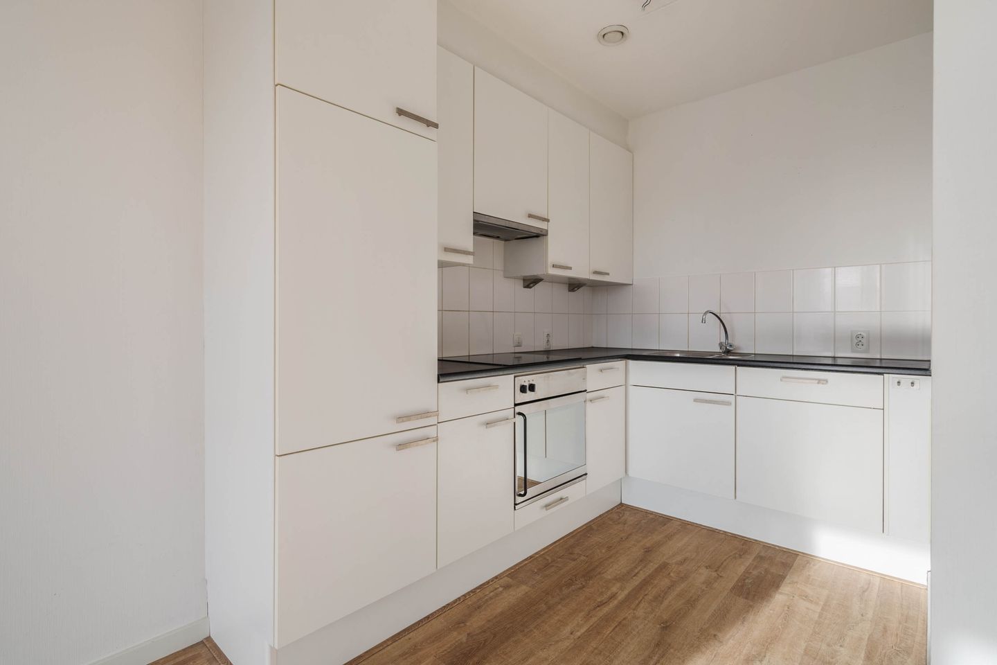 Photo 14 of Stationsweg 57