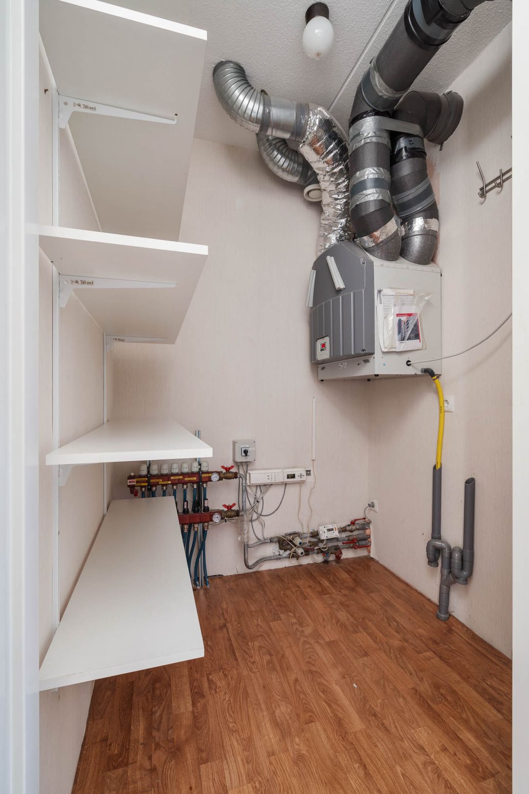 Photo 23 of Stationsweg 57