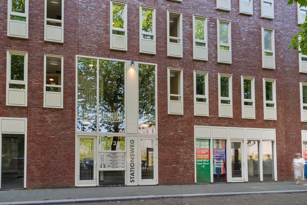 Photo 31 of Stationsweg 57