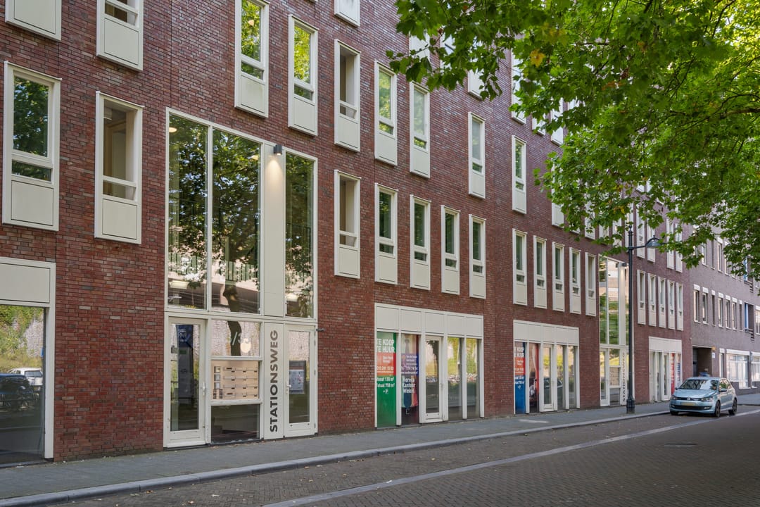 Photo 32 of Stationsweg 57