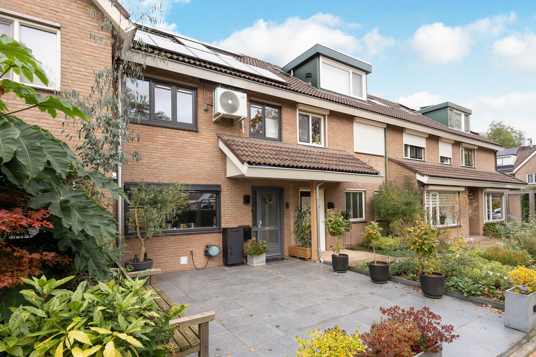 Foto 3 van Rozenerf 8