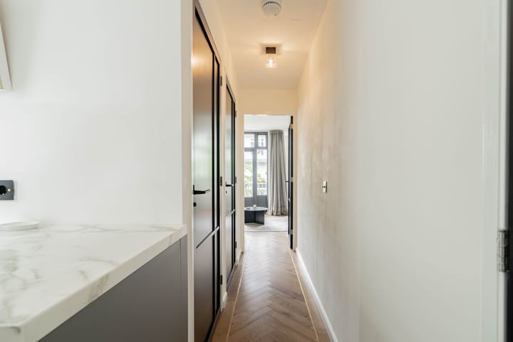 Photo 18 of Nickeriestraat 52-2