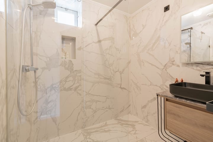 Photo 19 of Nickeriestraat 52-2