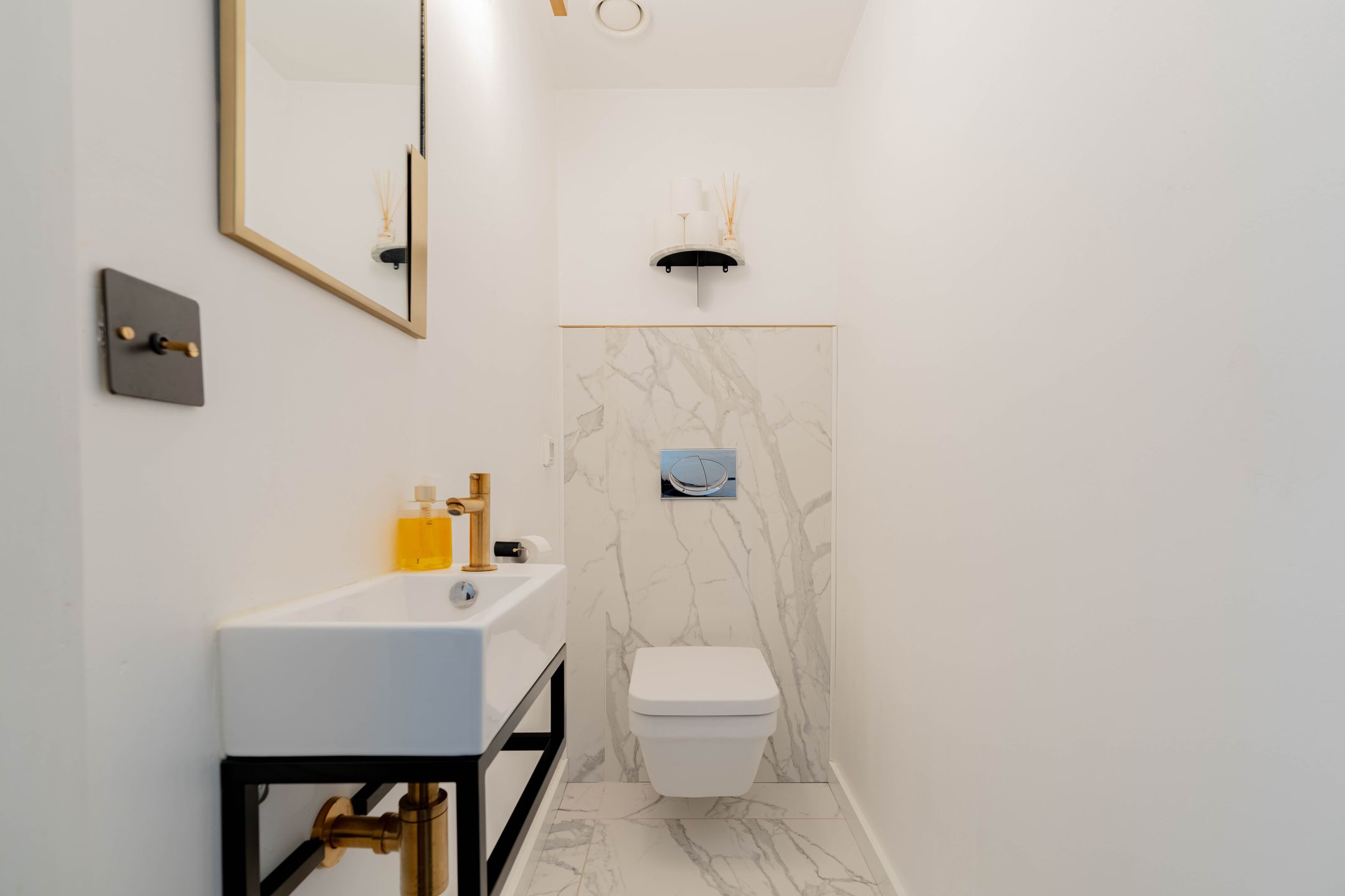 Photo 21 of Nickeriestraat 52-2