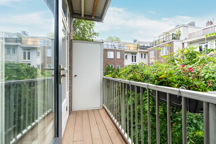 Photo 8 of Nickeriestraat 52-2