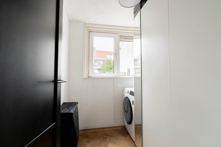 Photo 31 of Nickeriestraat 52-2