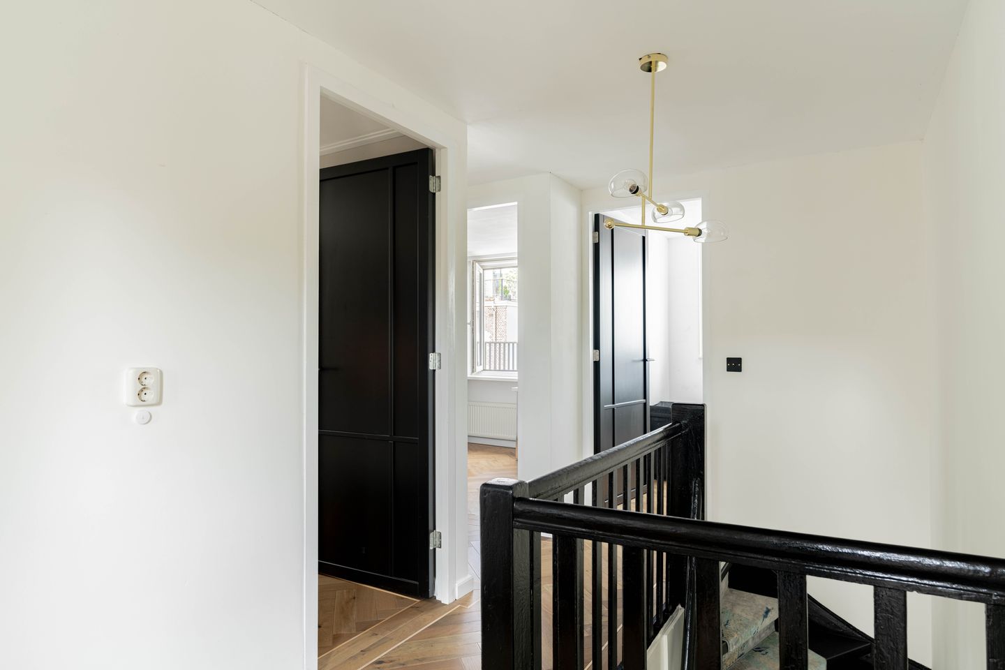 Photo 35 of Nickeriestraat 52-2