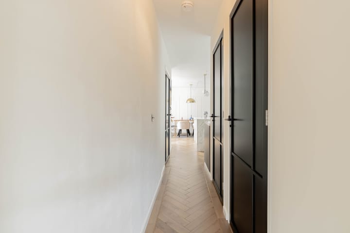 Photo 10 of Nickeriestraat 52-2