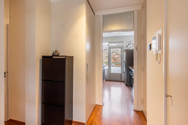 Foto 10 van Van der Helmstraat 456