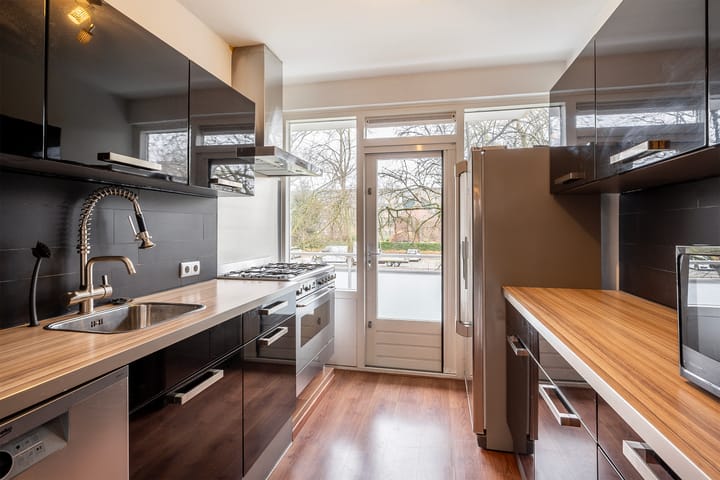 Foto 11 van Van der Helmstraat 456