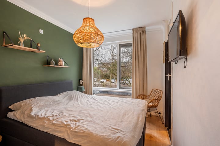 Foto 15 van Van der Helmstraat 456