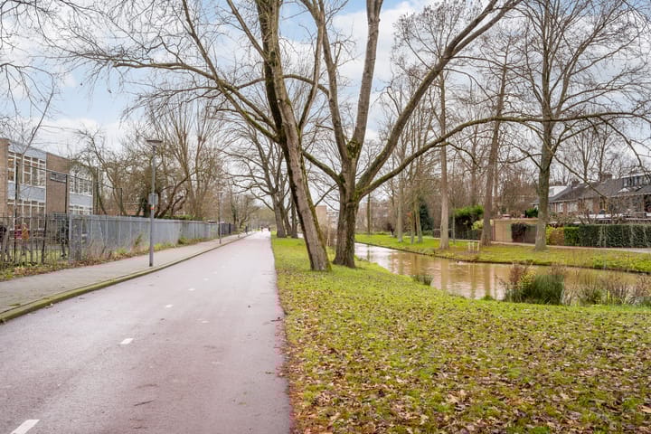 Foto 31 van Van der Helmstraat 456