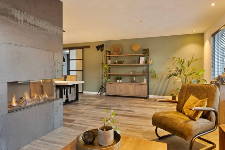 Photo 3 of Vlinkert 71